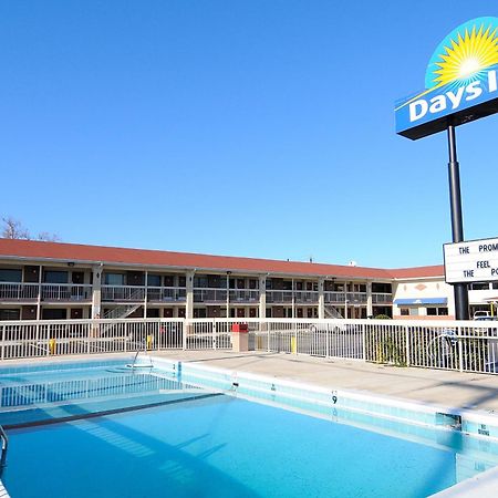 Days Inn By Wyndham Jacksonville Nc Экстерьер фото